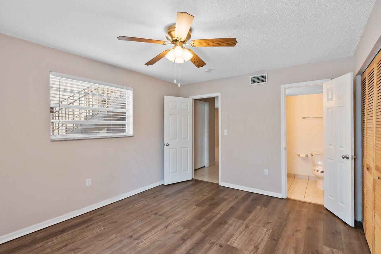 11101 Royal Palm Boulevard - Photo 6 of 22