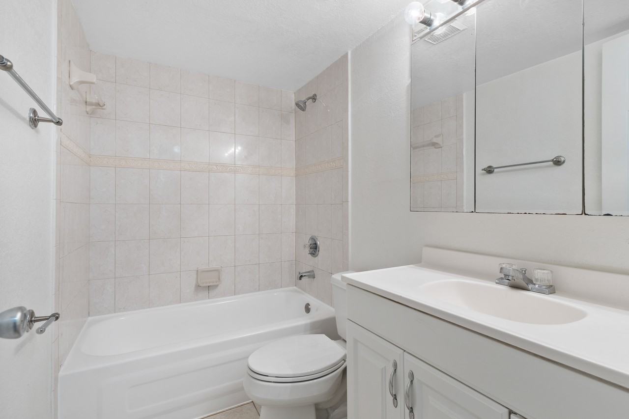 11101 Royal Palm Boulevard - Photo 7 of 22