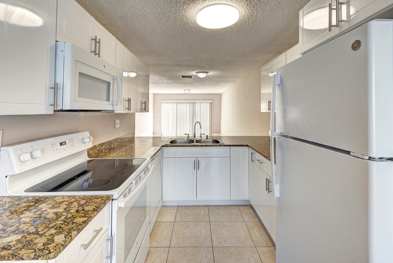 858 Crystal Lake Drive #0858 - Photo 7 of 21