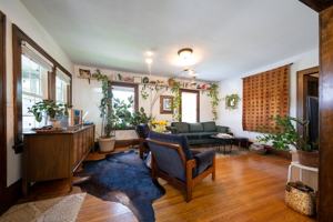 featured image of 817 Central Ave W #1