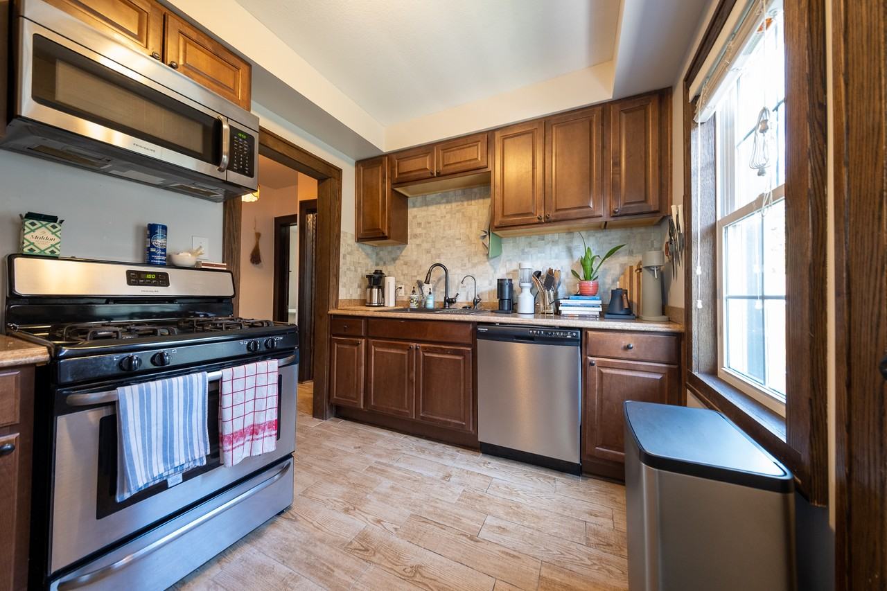 817 Central Ave W #1 - Photo 5 of 50