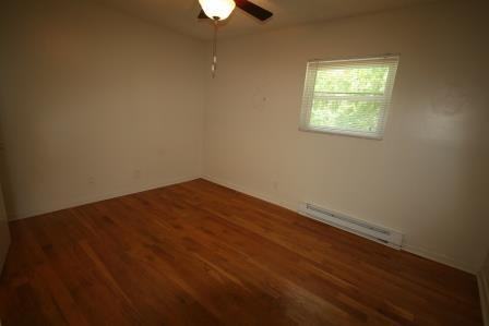 1212 W Chapel Hill St - Photo 6 of 9