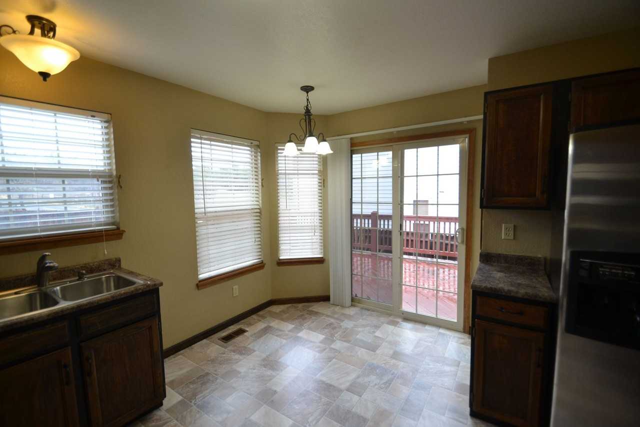 830 Dancing Horse Dr - Photo 5 of 19
