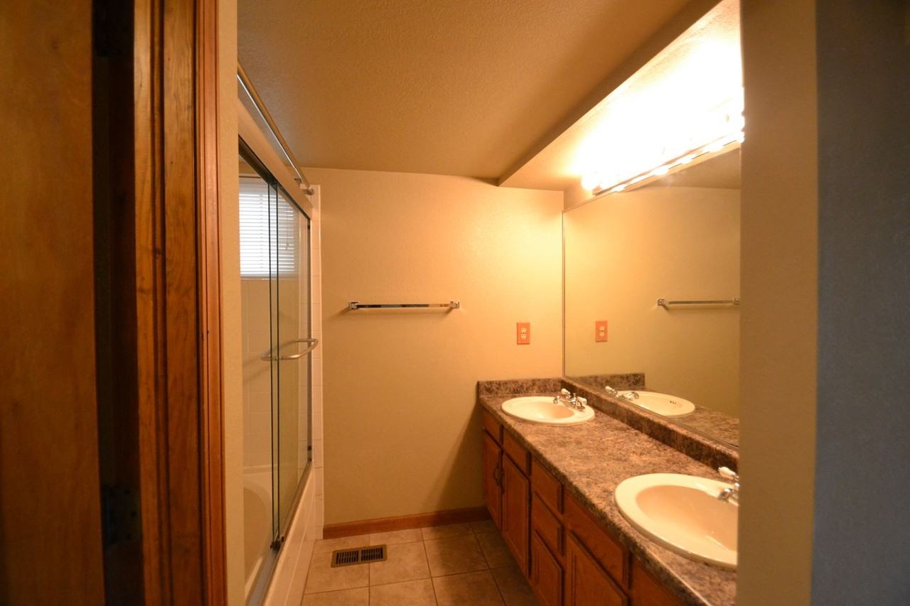 830 Dancing Horse Dr - Photo 7 of 19