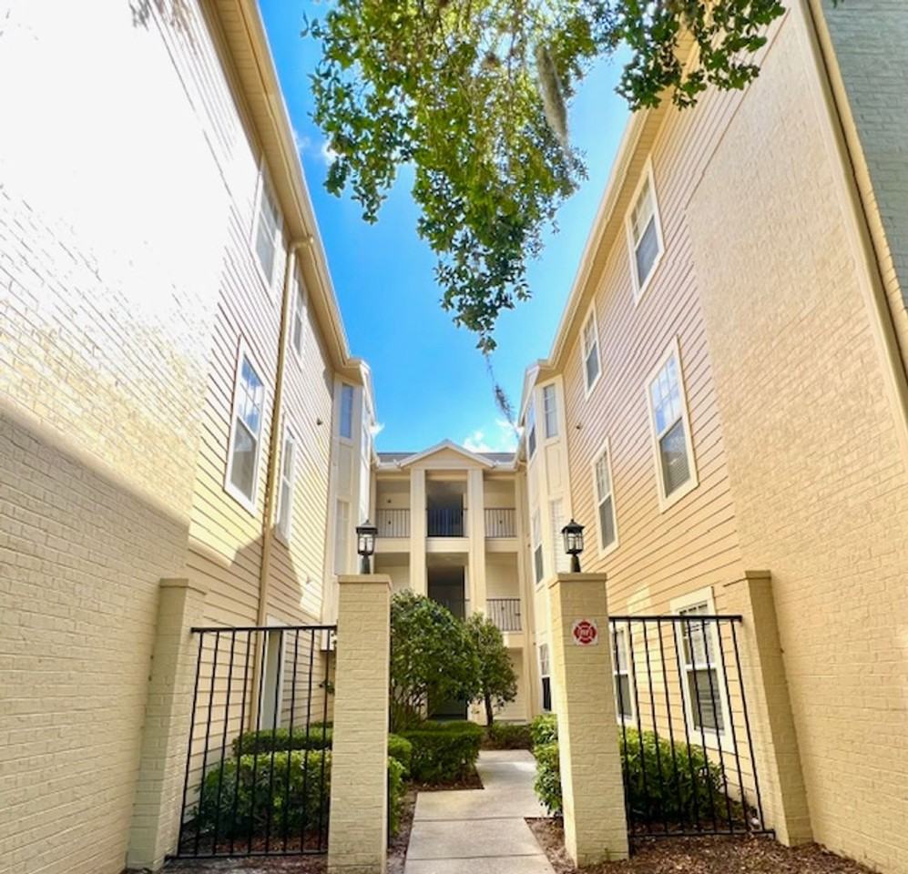 416 Summit Ridge Pl #306