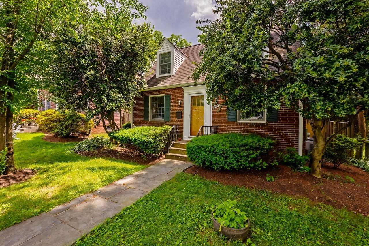 4420 Alton Pl Nw ##Nw - Photo 2 of 43