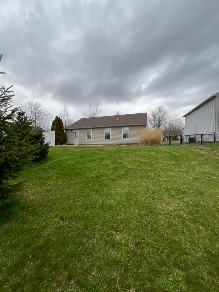 3800 S Bushmill Dr - Photo 4 of 12