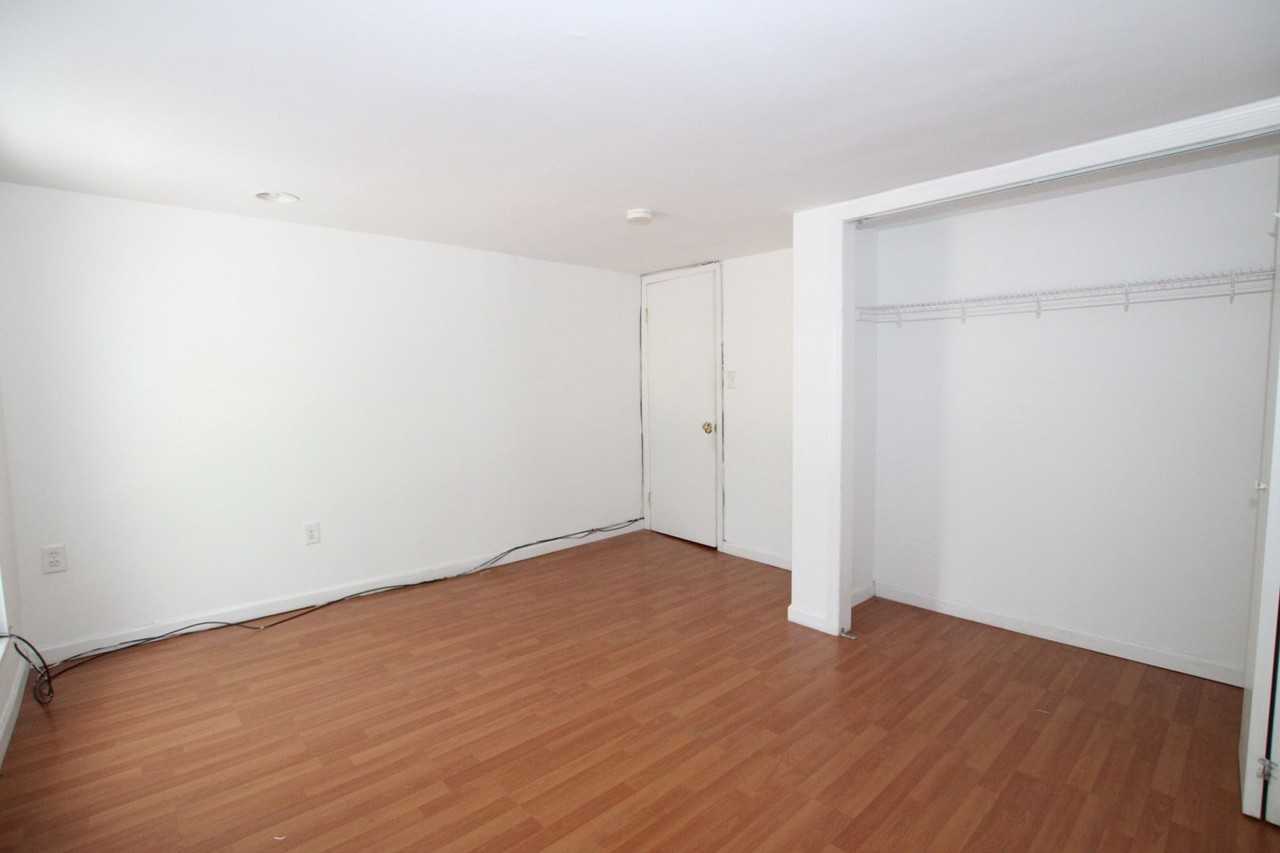 625 South St #2R - Photo 4 of 8