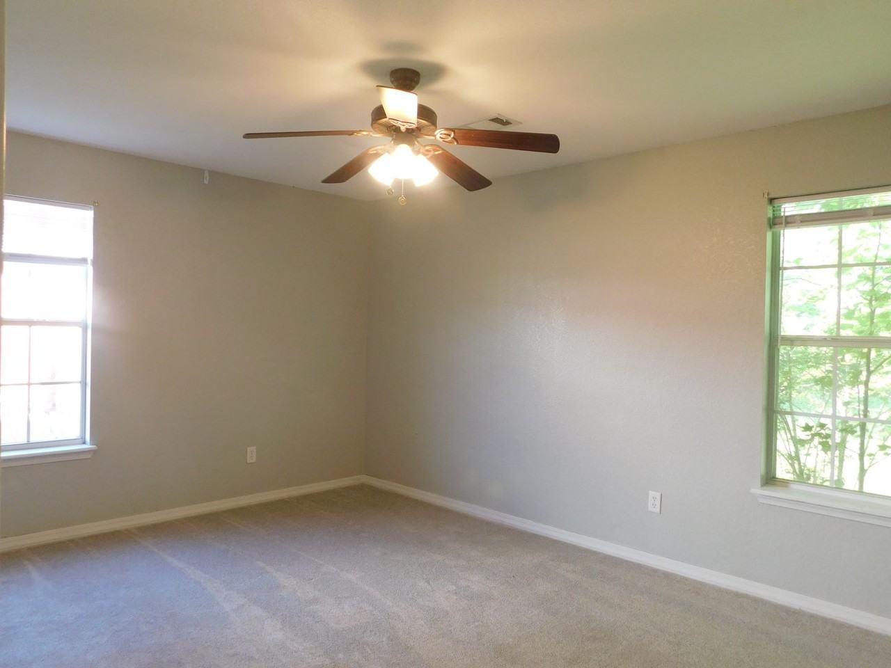 336 Emily Dr - Photo 3 of 9