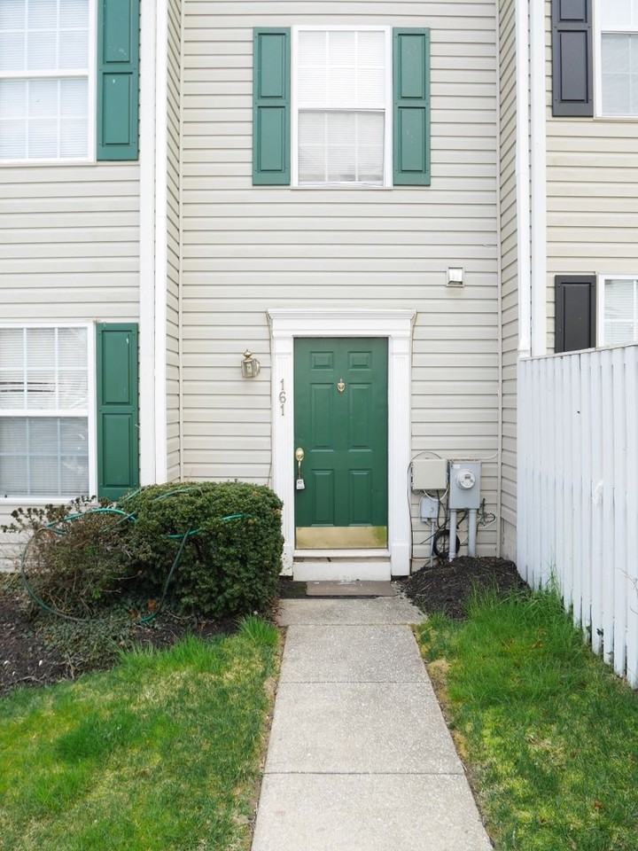 161 Royalty Cir - Photo 2 of 22