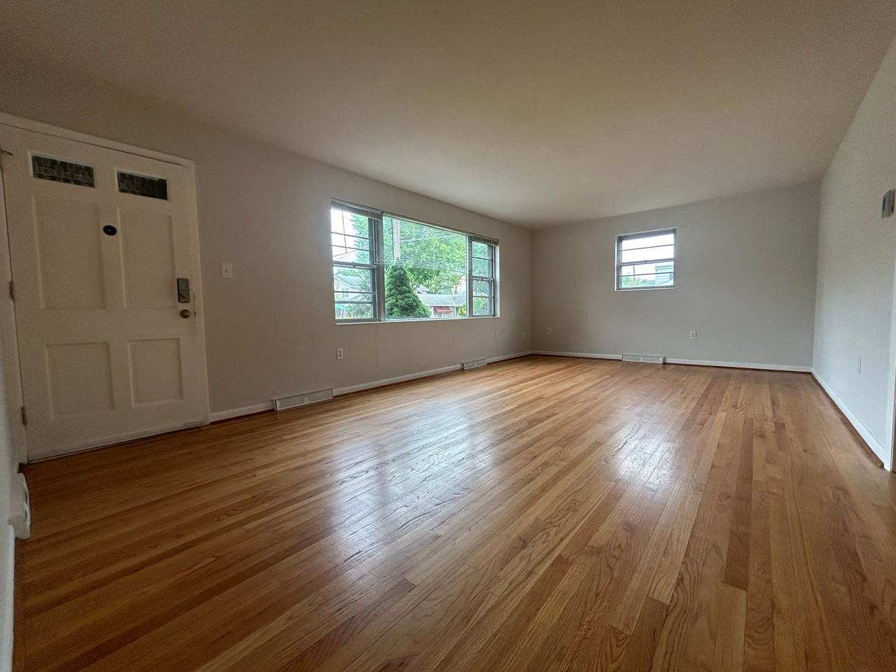 814 N Saint Lucas St - Photo 2 of 19