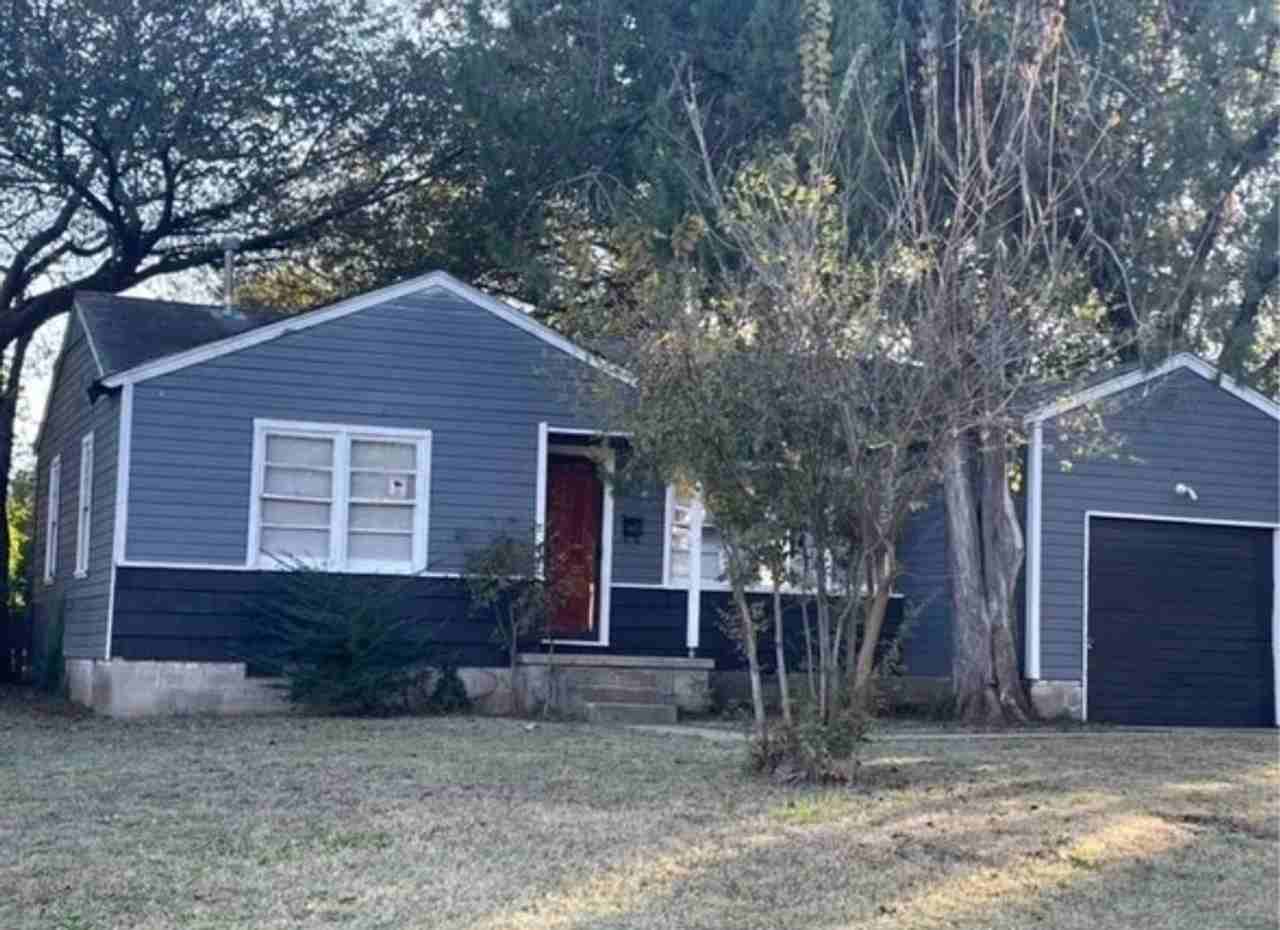 768 E 43rd St N - Photo 2 of 4