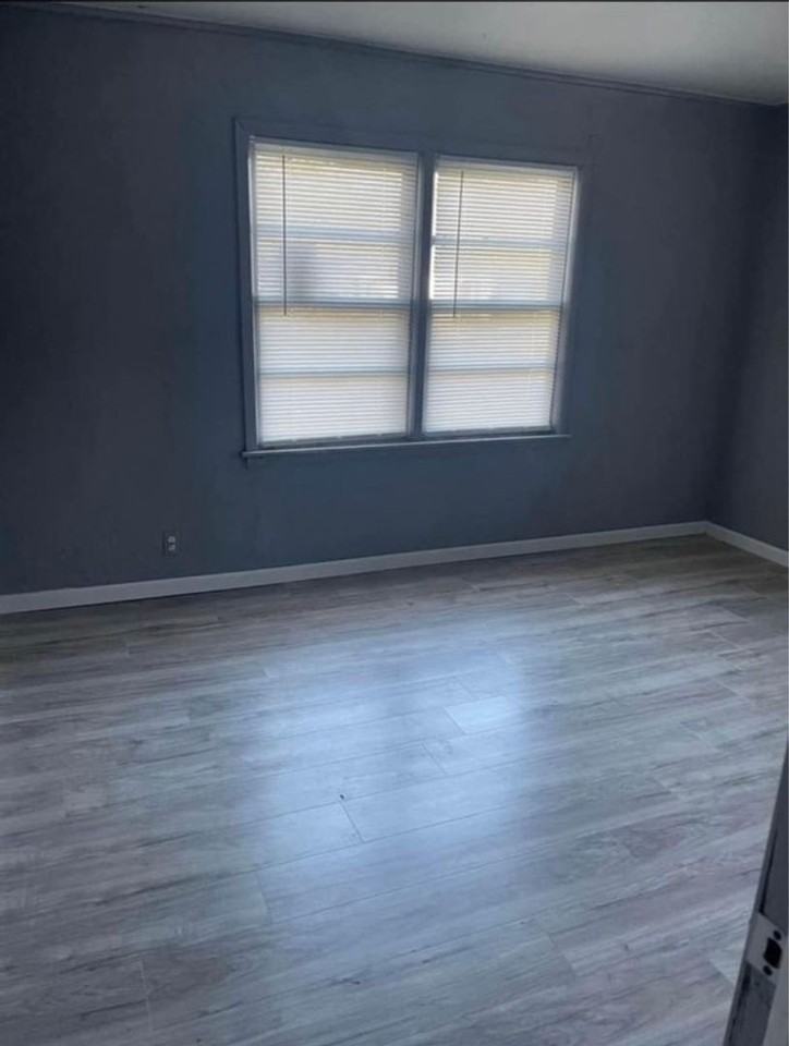 768 E 43rd St N - Photo 3 of 4