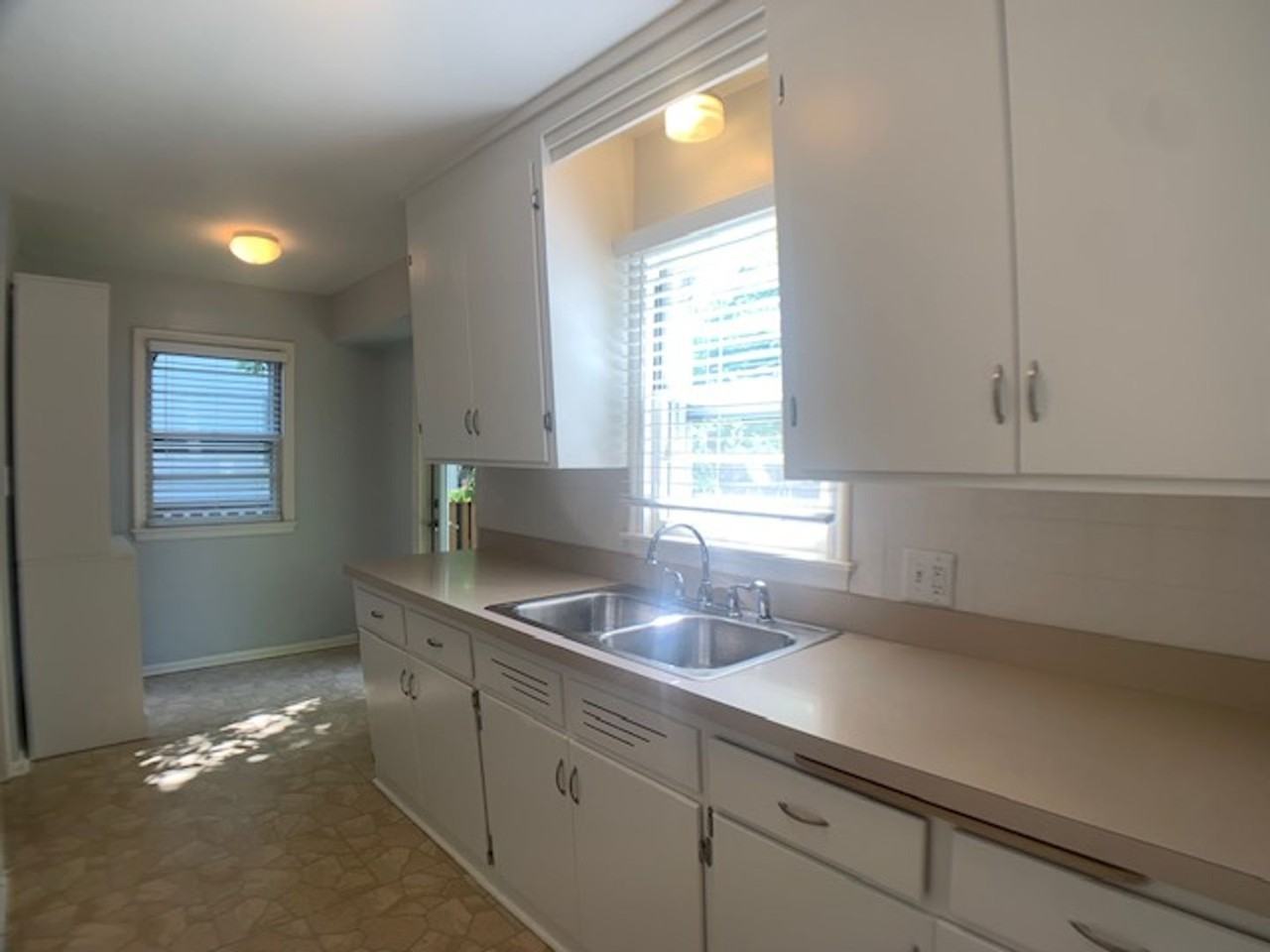 5808 James Ave S - Photo 3 of 41