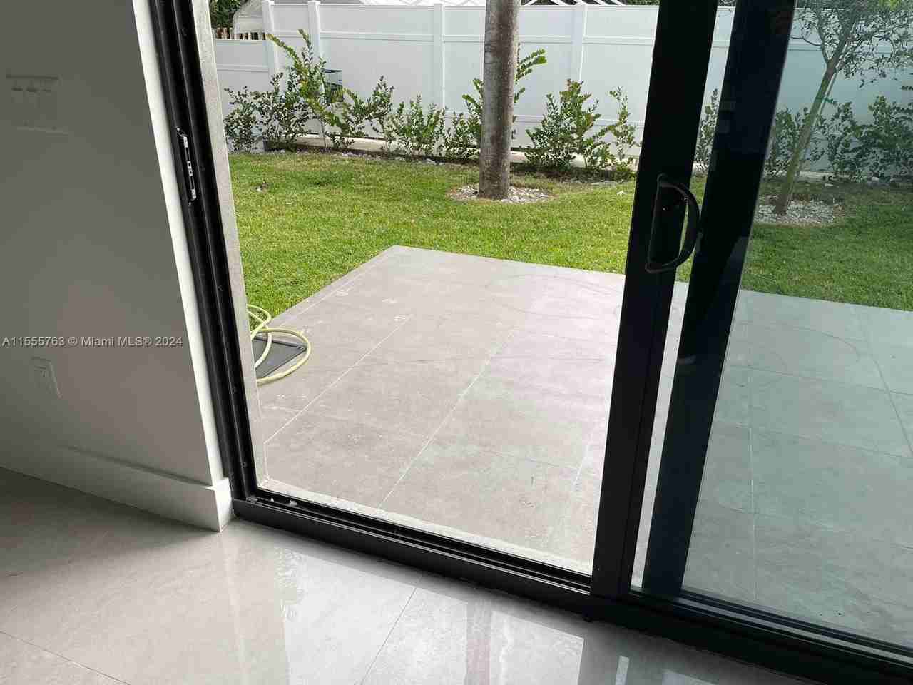 3246 Sw 44th St #1 - Photo 3 of 8