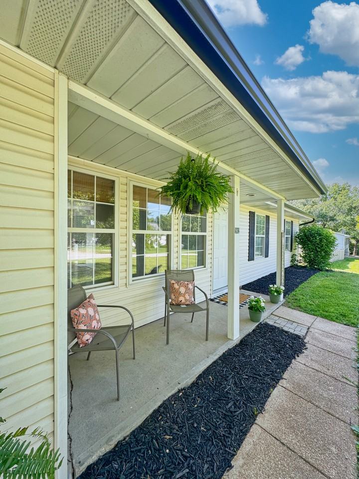 1902 North Frank Stanton Drive - Photo 3 of 24