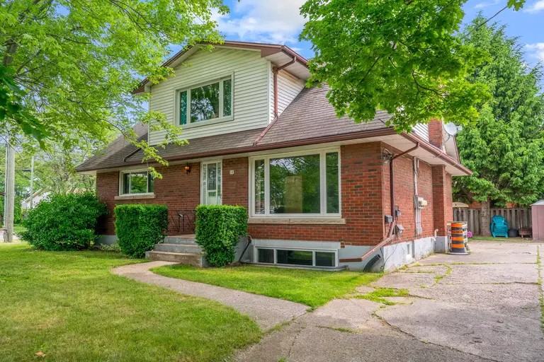 92 Wakelin Terr MAIN, St. Catharines, ON L2M 4K9 2 Bedroom House for