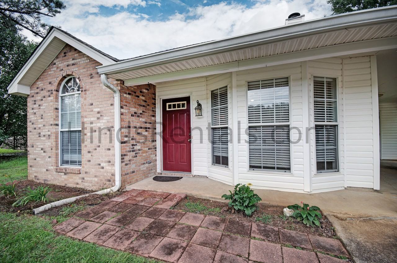 1102 Cabbot Lane - Photo 3 of 26