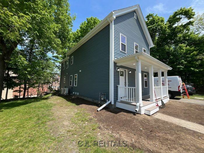 2011 Beacon St - Photo 2 of 32