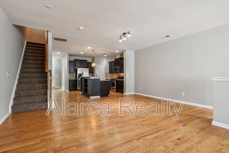 8285 Viewpoint Ln - Photo 4 of 22