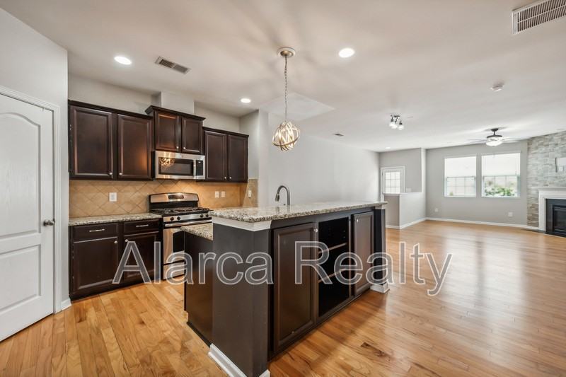 8285 Viewpoint Ln - Photo 5 of 22