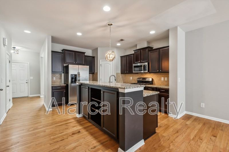 8285 Viewpoint Ln - Photo 6 of 22