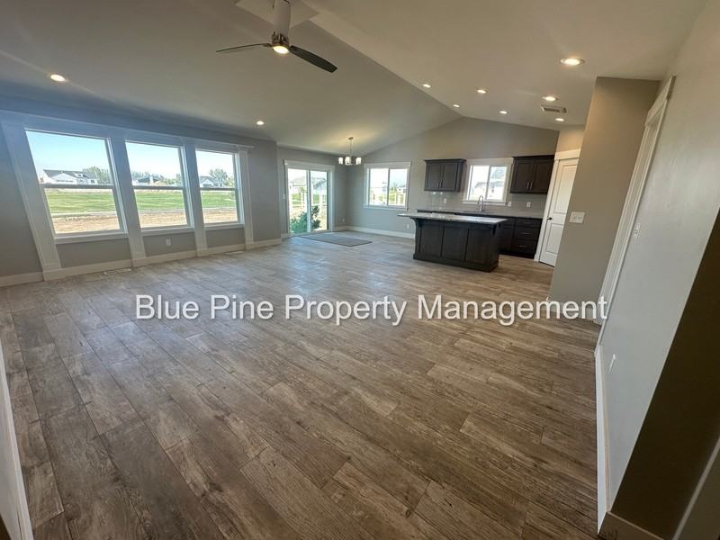 3881 E Hemlock Ln - Photo 2 of 22