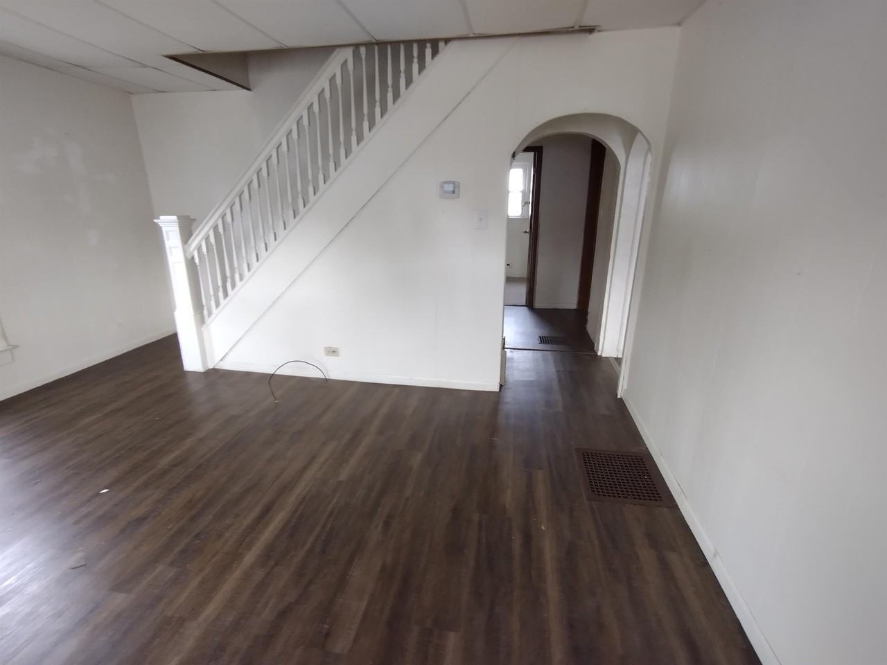 149 9th St Ne #1 - Photo 3 of 11