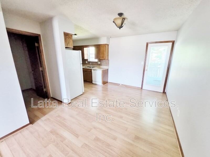 410 Nw 3rd St - Photo 5 of 12