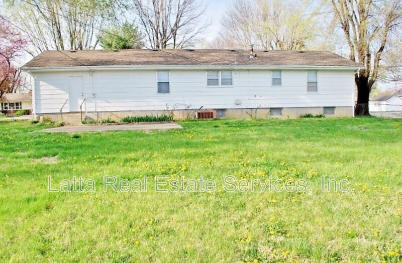 105 Sw 19th St - Photo 2 of 13