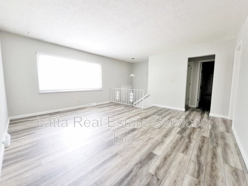 1106 Sw Sunset St - Photo 3 of 11