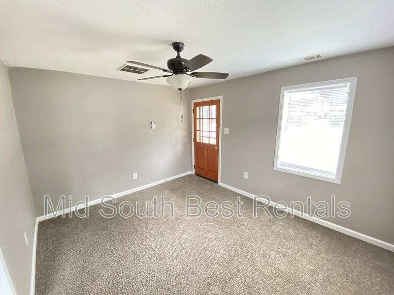 772 Dallas St - Photo 2 of 6