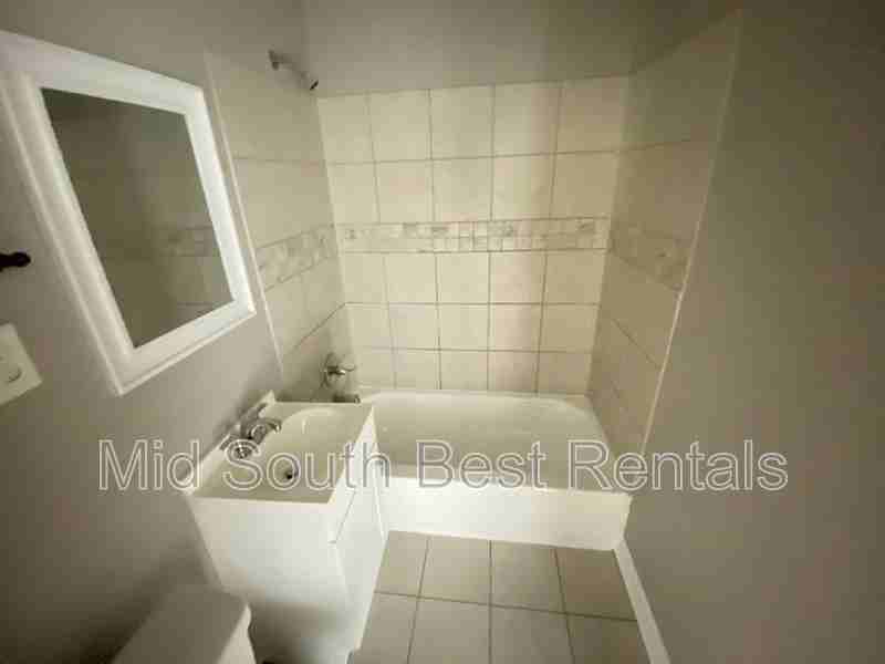 772 Dallas St - Photo 5 of 6