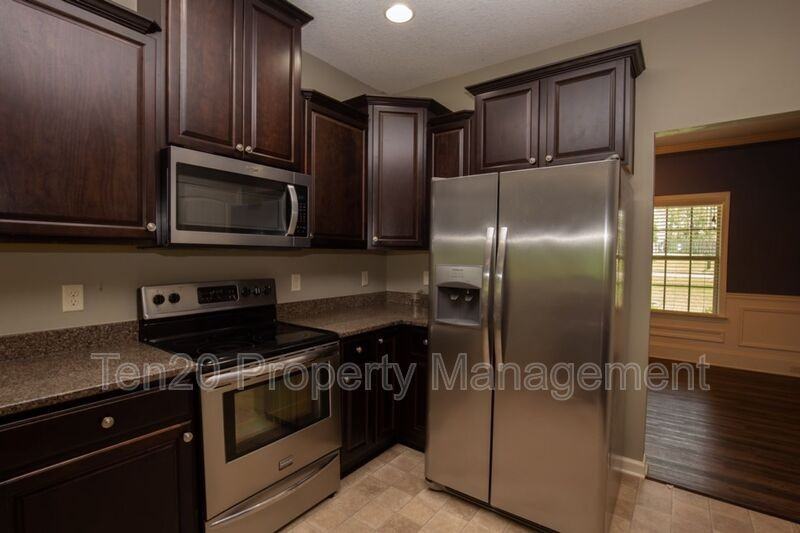 9789 Yellow Pine Rd - Photo 2 of 23