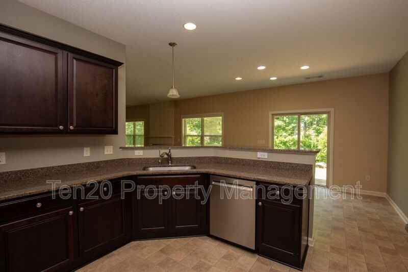 9789 Yellow Pine Rd - Photo 3 of 23