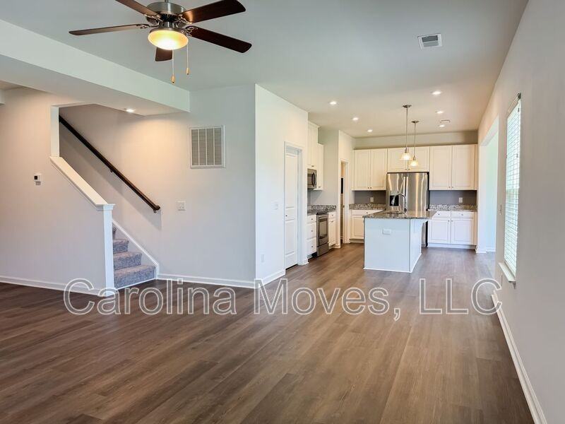 345 Bucklebury Rd - Photo 4 of 22