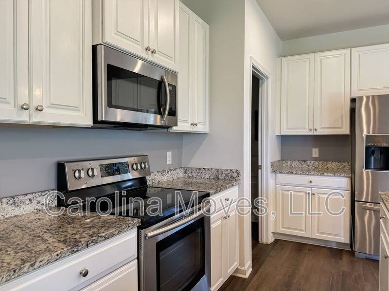 345 Bucklebury Rd - Photo 7 of 22