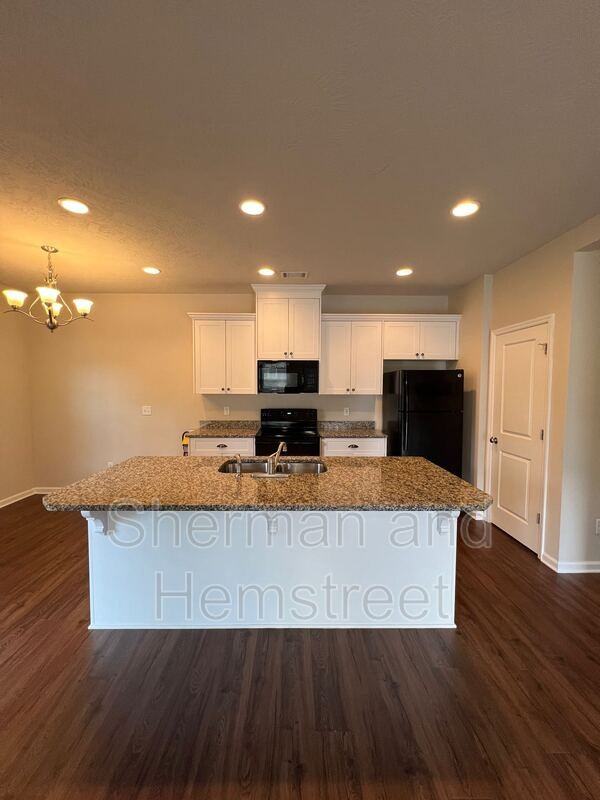 1001 Joiner Cir #1001 - Photo 3 of 11