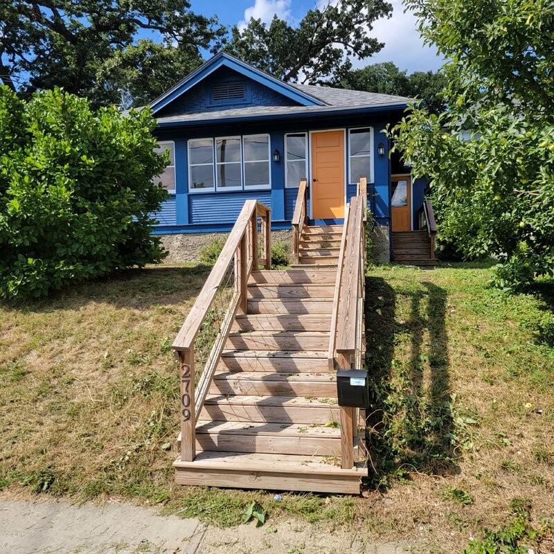 2709 Linden St - Photo 2 of 20