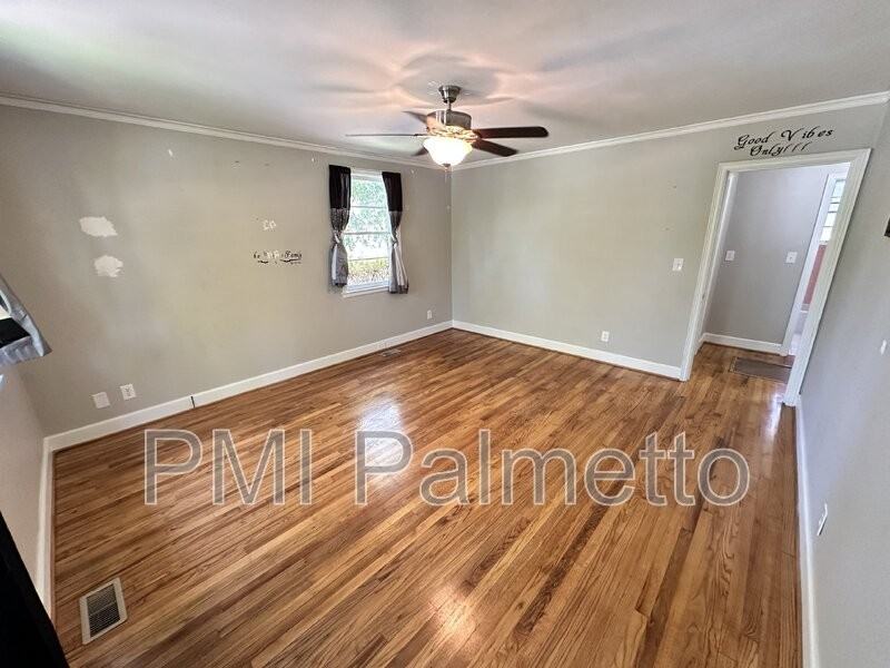 1719 Burnham St - Photo 4 of 17