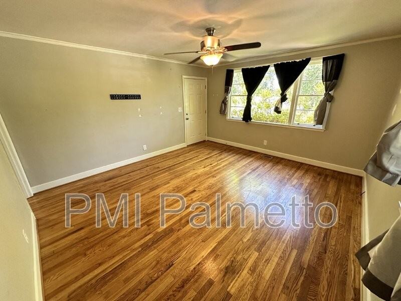 1719 Burnham St - Photo 3 of 17