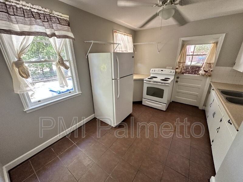 1719 Burnham St - Photo 5 of 17