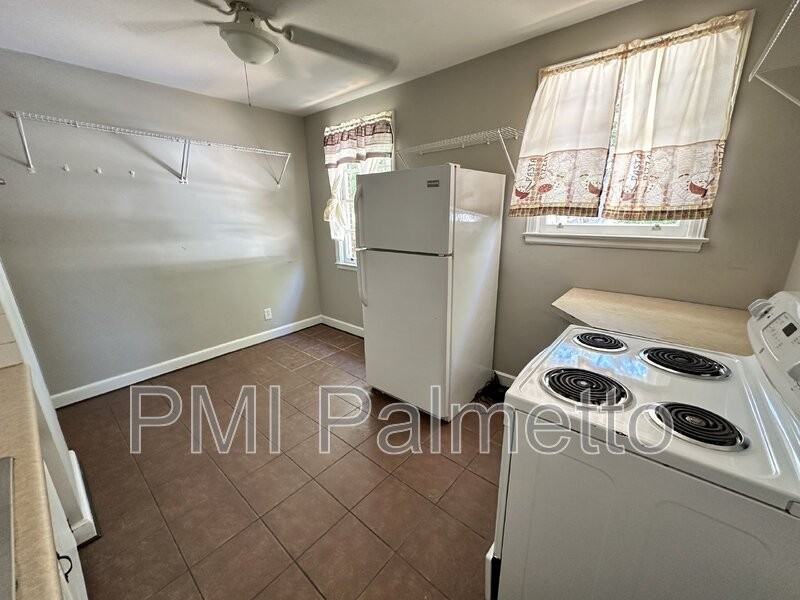 1719 Burnham St - Photo 7 of 17