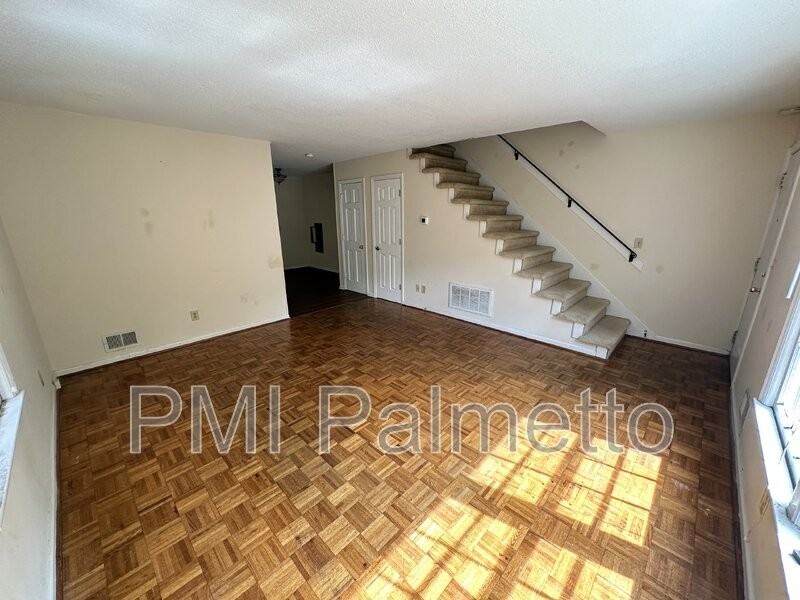 304 Princess St - Photo 4 of 23