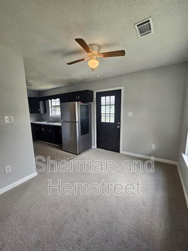 3410 Princess Ct - Photo 3 of 10