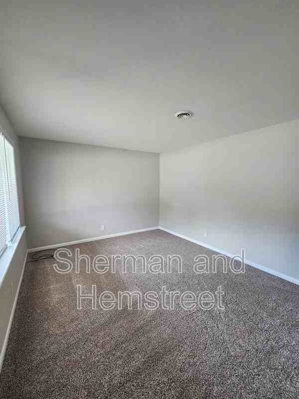 3405 Webster Rd - Photo 2 of 11