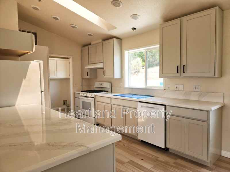 15987 Wood Valley Trl - Photo 3 of 12