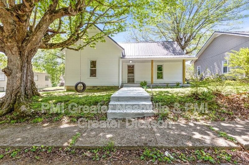 300 W Railroad St - Photo 2 of 31