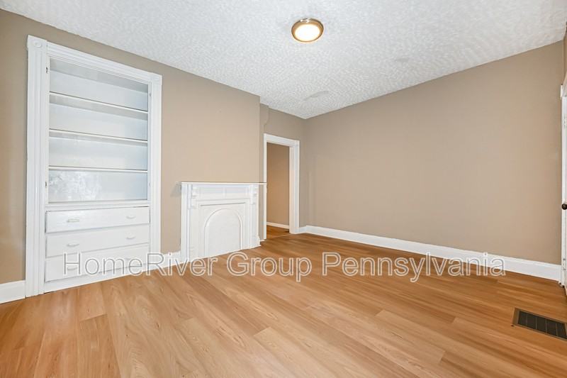 326 Cherry St - Photo 3 of 19