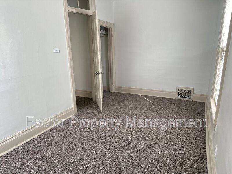 210 S 4th St - Photo 5 of 10